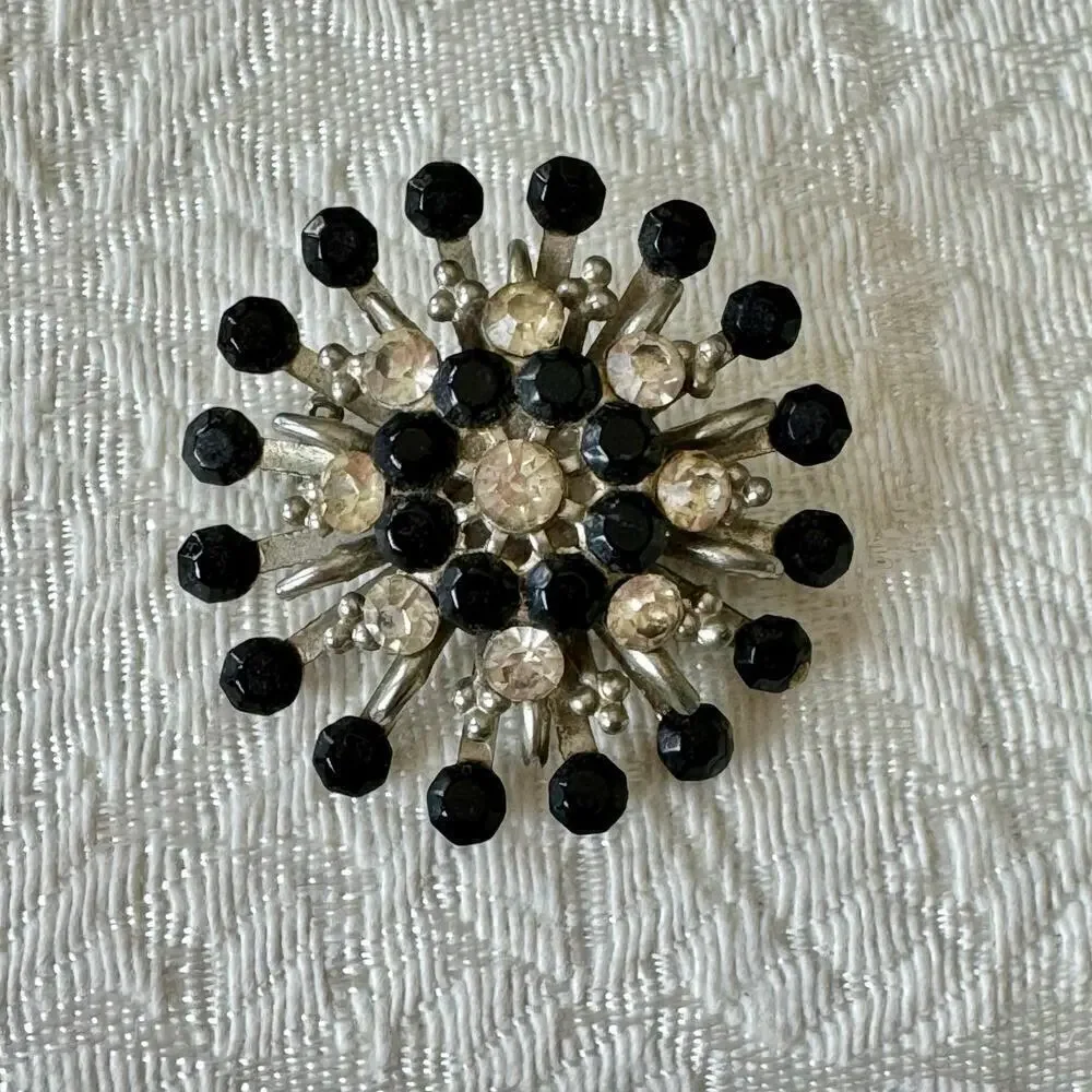 VINTAGE 1960s Black & White Silver Metal Atomic Starburst Rhinestone Pin Brooch